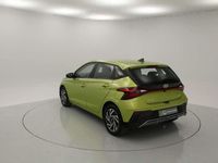 Usado Hyundai i20 101 CV (74 kW) 2024 Verde Utilitario