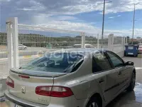 Usado Renault Laguna II Authentique 100 CV (73 kW) 2005 Beige Berlina
