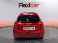 Usado Peugeot 208 Access 82 CV (60 kW) 2017 Rojo Utilitario