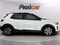 Usado Kia Stonic 84 HP (61 kW) 2021 Branco SUV