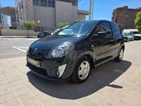 Usado Renault Twingo Dynamique 75 CV (55 kW) 2010 Negro Utilitario