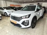 Usado Peugeot 2008 Allure 102 CV (75 kW) 2025 Blanco SUV