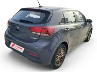 Usado Kia Rio 101 CV (74 kW) 2021 Gris