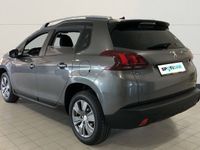 Usado Peugeot 2008 Style 100 CV (73 kW) 2018 Gris SUV