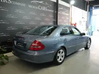Usado Mercedes E280 Avantgarde 190 CV (139 kW) 2005 Azul Berlina