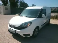 Usado Fiat Doblò 95 CV (69 kW) 2022 Blanco Monovolumen