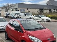 Usado Ford Ka Trend 69 CV (50 kW) 2015 Rojo Berlina