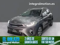 Usado Kia Stonic 100 CV (73 kW) 2024 Gris / plata SUV
