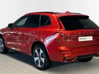 Usado Volvo XC60 Plus 350 CV (257 kW) 2025 Rojo SUV