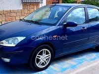 Begagnad Ford Focus Ghia 100 HK (73 kW) 2004 Blå Sedan