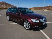 Usado Mercedes C180 Classic 156 CV (114 kW) 2009 Granate Familiar