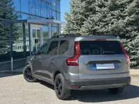 Usado Dacia Jogger Extreme 100 CV (73 kW) 2024 Gris / plata Monovolumen