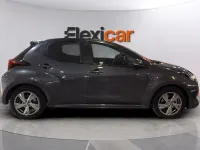 Usado Toyota Yaris Hybrid Active 116 CV (85 kW) 2025 Gris Berlina