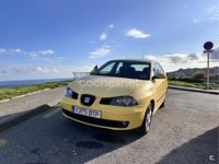 Usado Seat Ibiza 100 CV (73 kW) 2005 Amarillo Utilitario