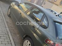 Usado Seat Ibiza Stella 64 CV (47 kW) 2003 Verde Utilitario