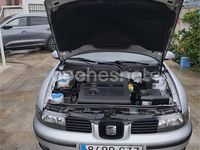 Usado Seat Leon Stella 105 CV (77 kW) 2004 Gris / plata Utilitario