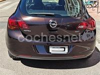 Usado Opel Astra Excellence 110 HP (80 kW) 2012 Castanho Sedan