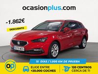 Usado Seat Leon Style 110 CV (80 kW) 2023 Rojo Familiar