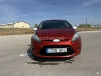 Usado Ford Fiesta Trend 68 CV (50 kW) 2009 Rojo Utilitario