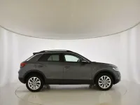 Usado VW T-Roc Life 110 CV (80 kW) 2022 Gris/plata SUV