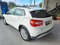 Usado Mercedes GLA200 136 CV (100 kW) 2019 Blanco SUV