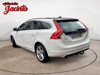 Usado Volvo V60 Momentum 136 CV (100 kW) 2014 Blanco Familiar