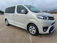 Usado Toyota Proace Verso 120 CV (88 kW) 2022 Gris / plata Familiar