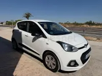Usado Hyundai i10 Blackline 87 CV (63 kW) 2015 Blanco Utilitario