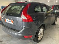 Usado Volvo XC60 R-Design 175 CV (128 kW) 2010 Gris SUV