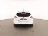 Usado Ford Focus Titanium 120 CV (88 kW) 2016 Blanco Berlina