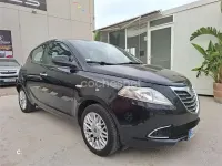 Usado Lancia Ypsilon 95 CV (69 kW) 2013 Negro Utilitario