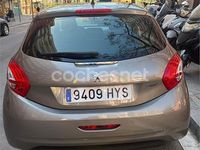 Usado Peugeot 208 Active 82 CV (60 kW) 2014 Beige Utilitario