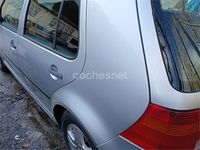 Usado VW Golf IV Highline 130 CV (95 kW) 2002 Gris / plata Berlina
