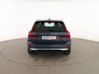 Usado Volvo XC60 Plus 197 CV (144 kW) 2022 Azul SUV