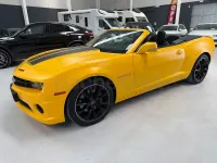 Usado Chevrolet Camaro 405 CV (297 kW) 2013 Amarillo Descapotable