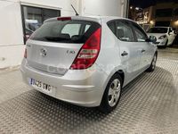 Usado Hyundai i30 Comfort 109 CV (80 kW) 2010 Gris / plata Berlina