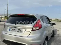 Usado Ford Fiesta Trend 75 CV (55 kW) 2015 Gris / plata Utilitario