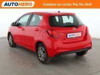 Usado Toyota Yaris Live 71 CV (52 kW) 2016 Rojo Berlina
