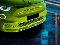 Usado Abarth 500e Scorpionissima 132 kW (180 CV) 2024 Gris Utilitario