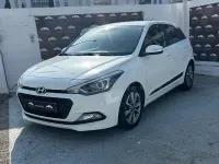 Usado Hyundai i20 90 CV (66 kW) 2017 Blanco Berlina
