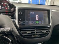 Usado Peugeot 2008 Allure 120 CV (88 kW) 2015 Gris / plata SUV