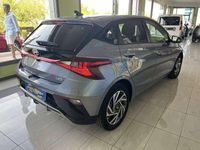 Usado Hyundai i20 101 CV (74 kW) 2024 Gris Utilitario