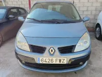 Usado Renault Scénic Dynamique 105 CV (77 kW) 2007 Violeta / lila Monovolumen