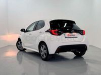 Usado Toyota Yaris Hybrid Active 116 CV (85 kW) 2024 Blanco Berlina