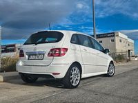 Usado Mercedes B180 Sport Edition 109 CV (80 kW) 2011 Blanco Monovolumen