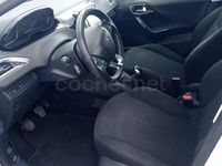 Usado Peugeot 208 Signature Sky 82 CV (60 kW) 2019 Blanco Utilitario