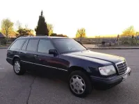 Usado Mercedes E300 136 CV (100 kW) 1994 Azul Familiar