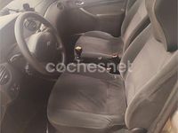 Usado Ford Focus Ghia 115 CV (84 kW) 2002 Gris / plata Familiar