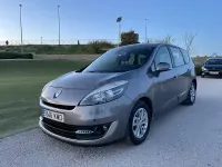 Usado Renault Grand Scénic III Dynamique 110 CV (80 kW) 2013 Gris / plata Monovolumen