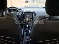 Usado Renault Captur Zen 120 CV (88 kW) 2017 Beige SUV